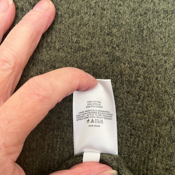 Express Super Soft V-Neck Pullover Hunter Green Sweater Men’s Size Small - Picture 4 of 6